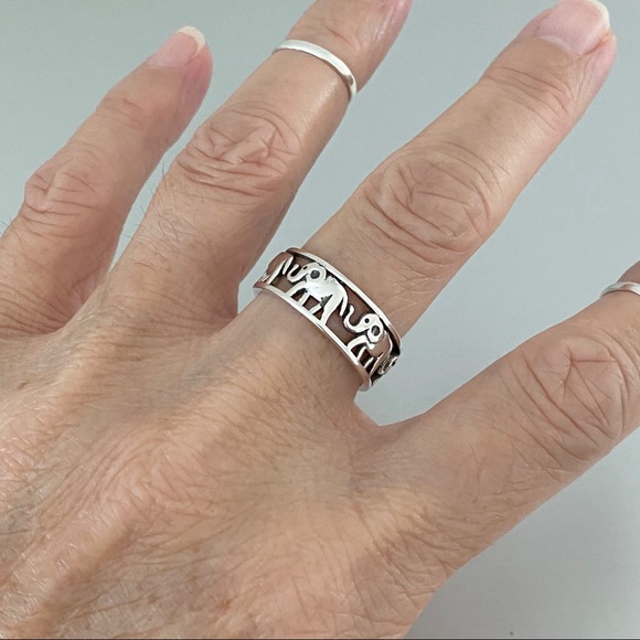 Sterling Silver Marching Elephants Ring - Picture 2 of 8